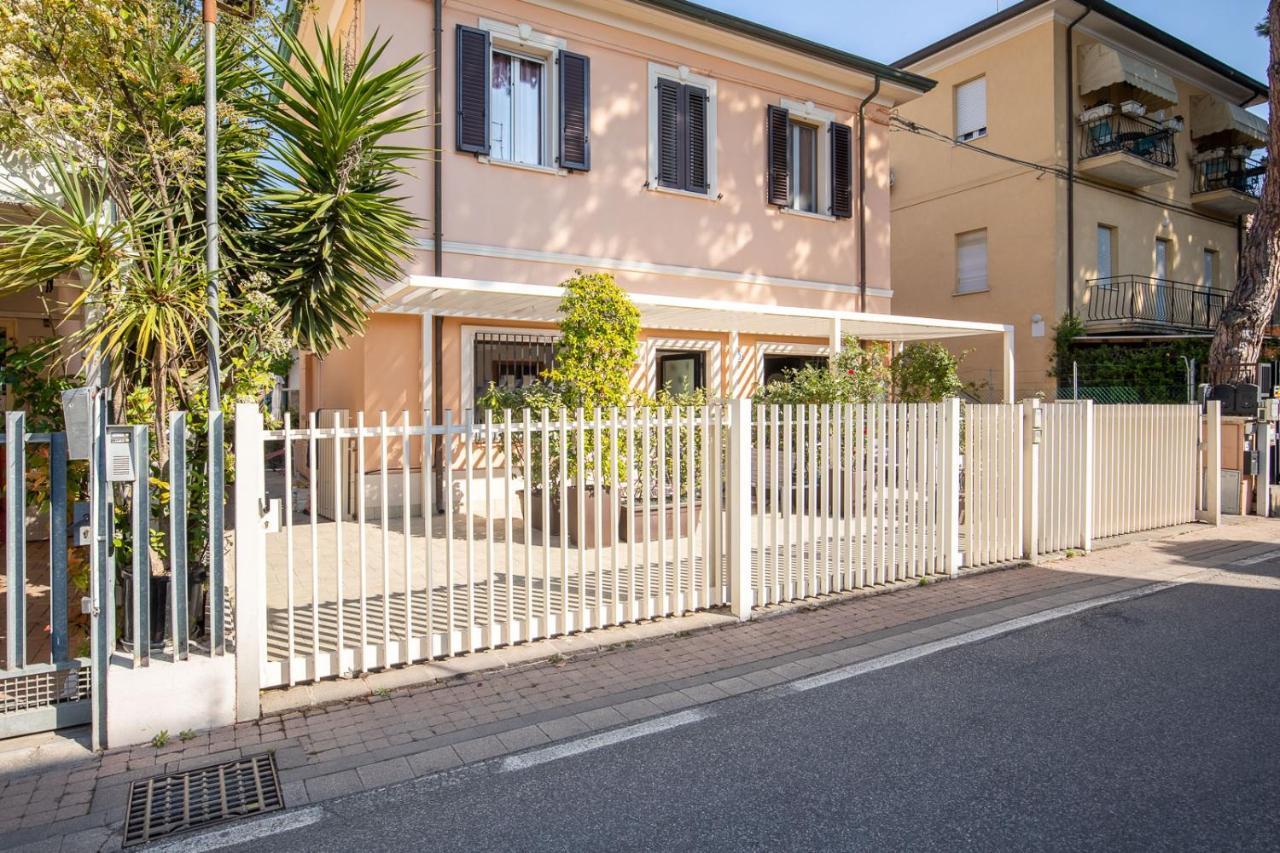 Bilocale Con Giardino A 200Mt Dal Mare - Homeunity Rimini Exterior foto